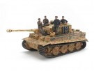 TIGER I W/ ACE COMMANDER AND CREW 1/35 Tanks Skala Byggesett thumbnail